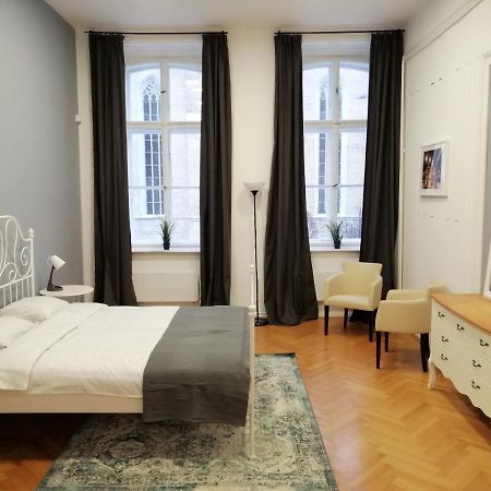 Filinhome Zmaj Jovina Suite Нови-Сад Экстерьер фото