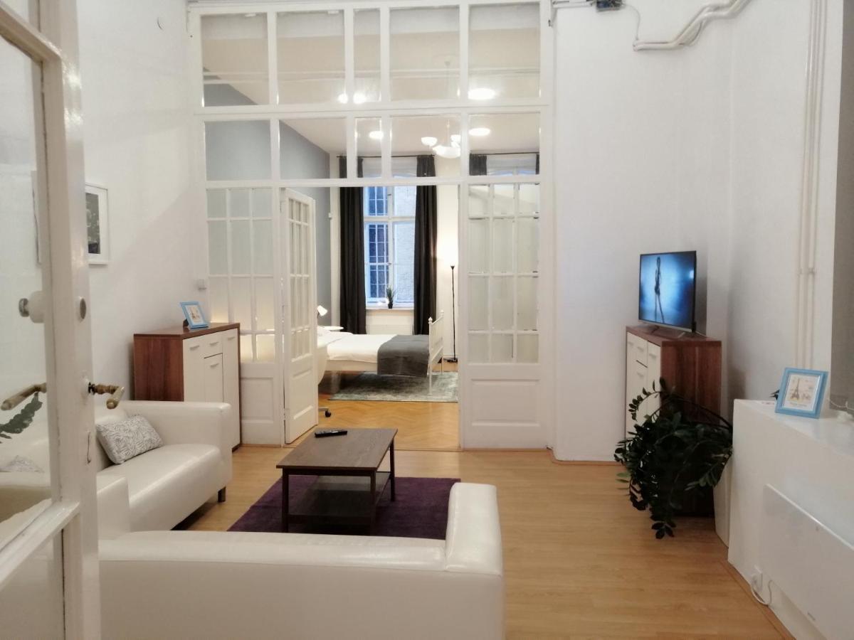 Filinhome Zmaj Jovina Suite Нови-Сад Экстерьер фото